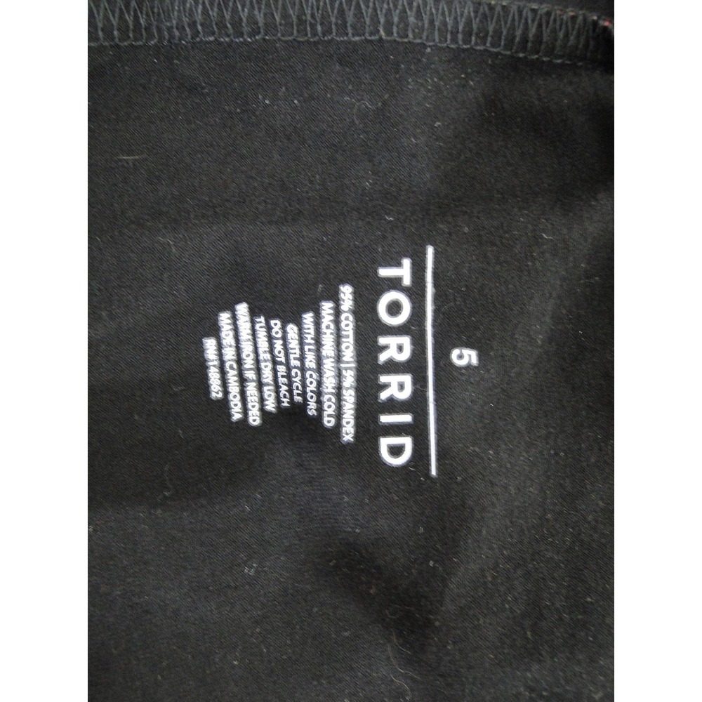 TORRID Women's Black‎ With Plaid Pride Design Pull-On Shorts; Size 5 - Picture 4 of 5